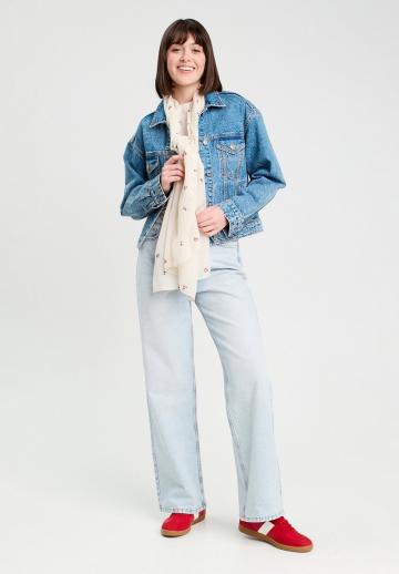 Прямые джинсы