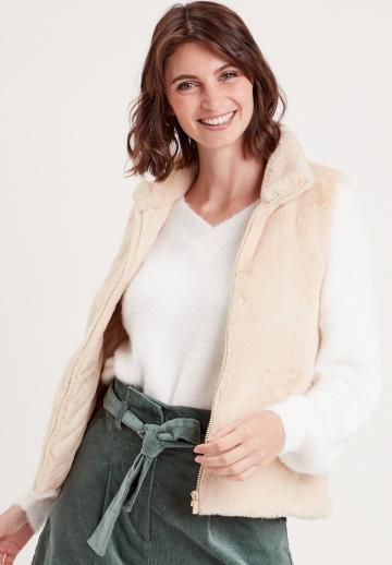 Пуховой жилет