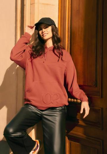 Пуловер с капюшоном