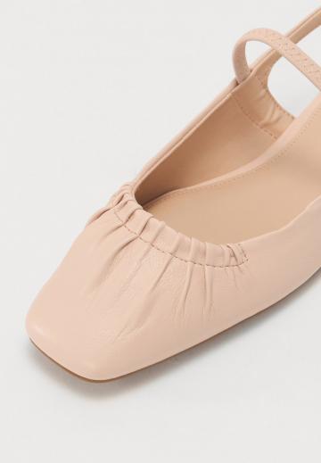 Гандбольные кроссовки