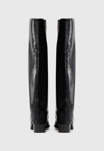 Высокие сапоги