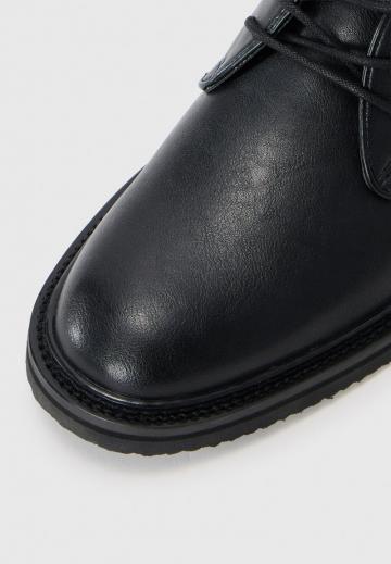 Ботинки на шнуровке