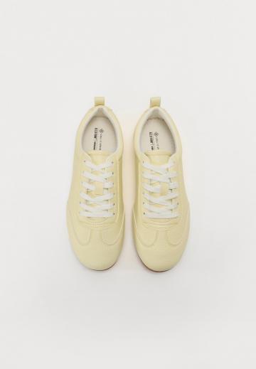 Гандбольные кроссовки