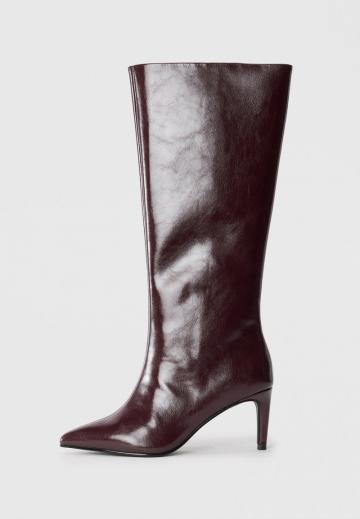 Высокие сапоги