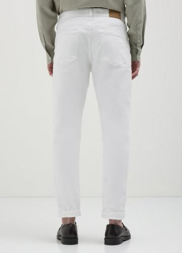 Узкие джинсы