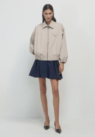 Куртка с накладнымит карманами