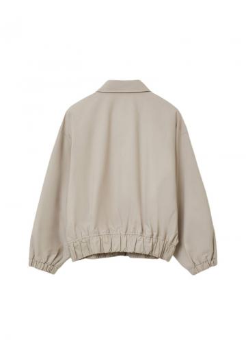 Куртка с накладнымит карманами