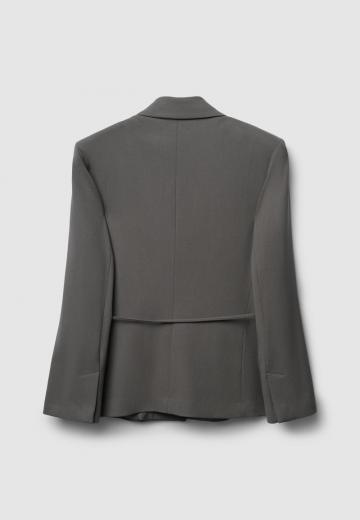 Блейзер с накладными карманами