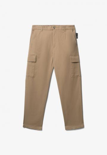 Брюки с накладными карманами