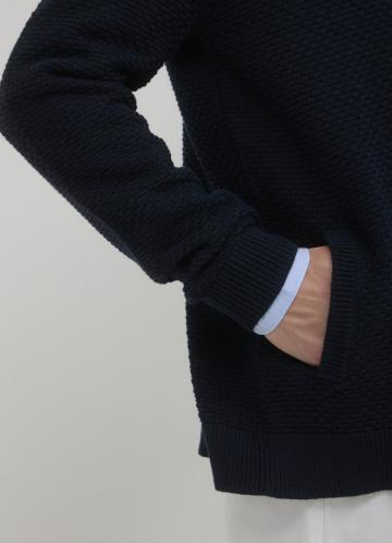 Вязаная кофта