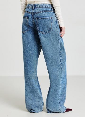 Прямые джинсы