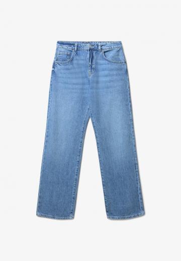 Прямые джинсы