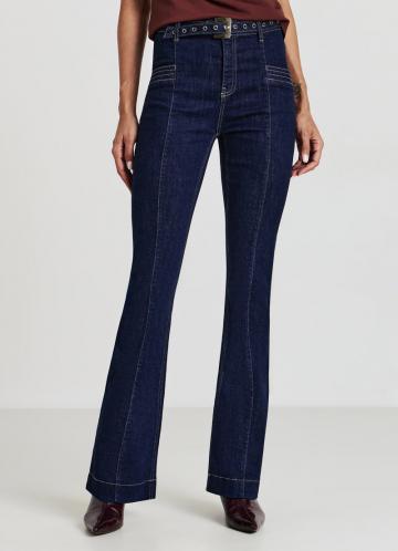 Клешеные джинсы