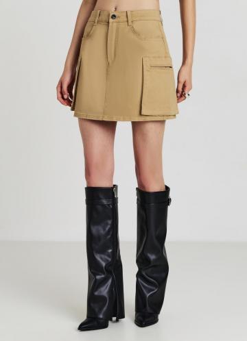 Юбка с накладными карманами