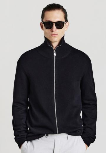 Вязаная кофта