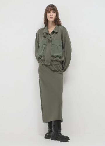 Куртка с накладнымит карманами