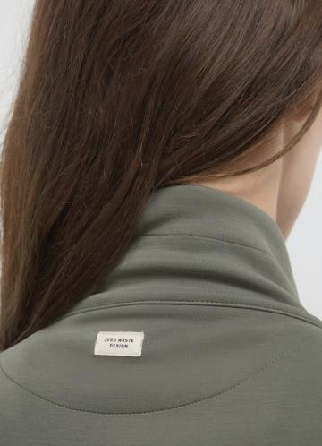 Куртка с накладнымит карманами