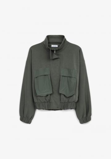 Куртка с накладнымит карманами