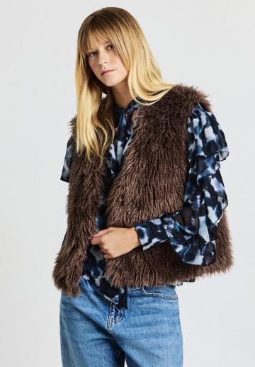 Пуховой жилет