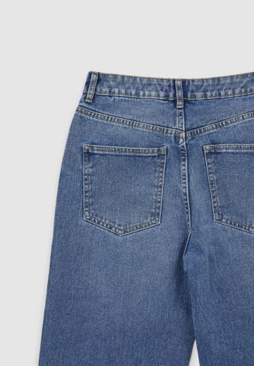 Прямые джинсы