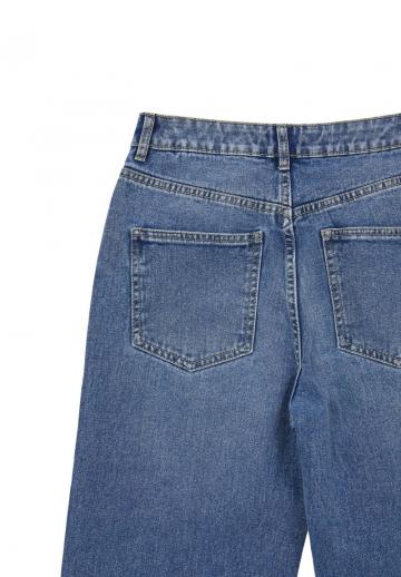 Прямые джинсы