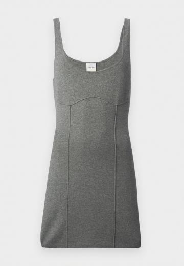 Вязаное платье