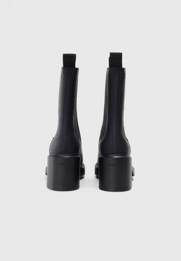 Полусапожки на высоком каблуке