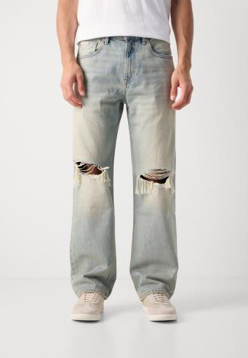 Прямые джинсы