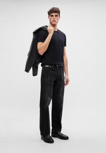 Прямые джинсы