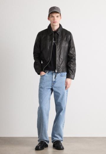 Прямые джинсы