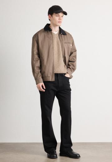 Клешеные джинсы