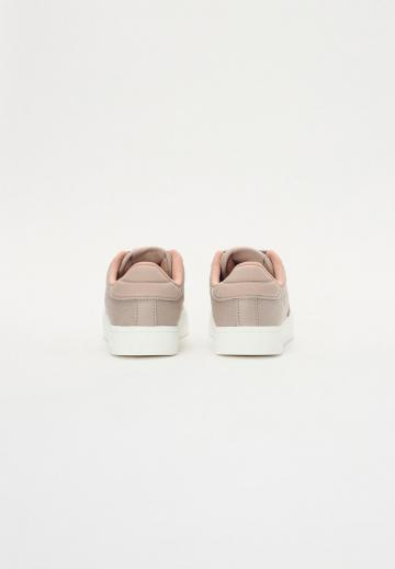 Гандбольные кроссовки