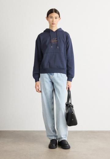 Пуловер с капюшоном