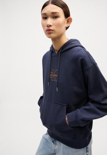 Пуловер с капюшоном