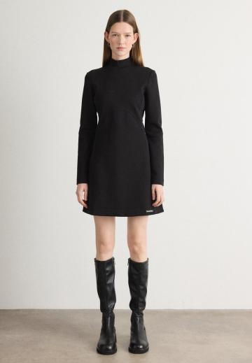 Короткое платье