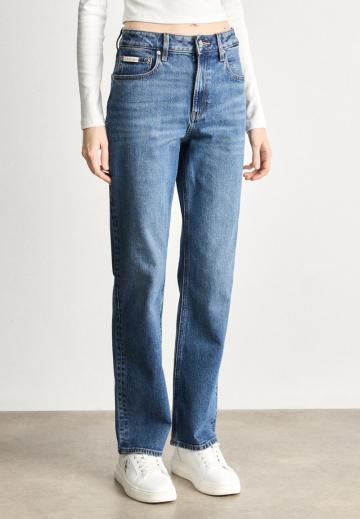 Прямые джинсы