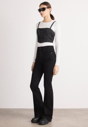 Клешеные джинсы