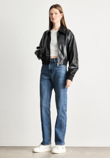 Прямые джинсы