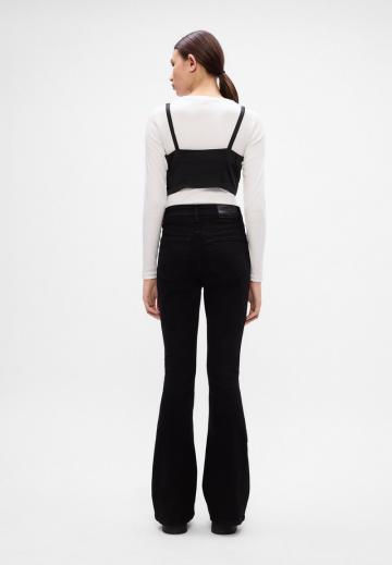 Клешеные джинсы