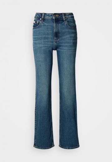 Прямые джинсы