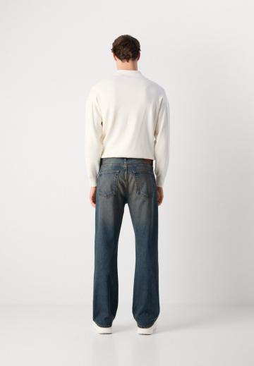 Клешеные джинсы