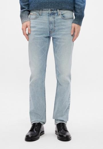 Узкие джинсы