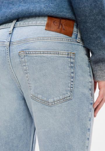 Узкие джинсы