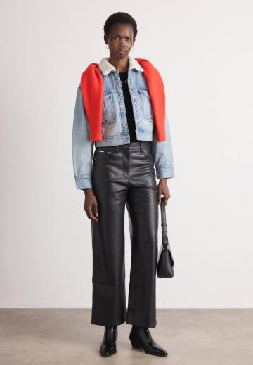 Джинсовая куртка