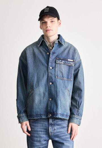 Джинсовая куртка