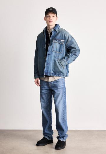 Джинсовая куртка