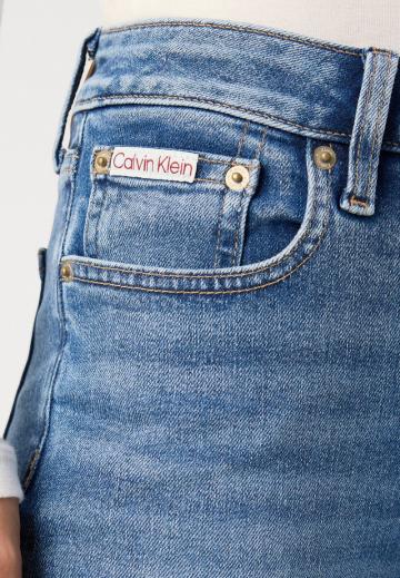 Узкие джинсы