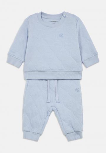 Набор одежды