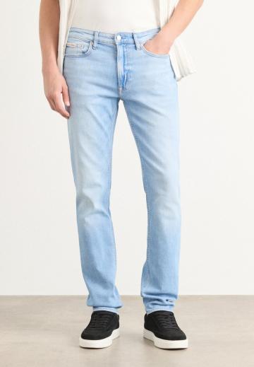 Узкие джинсы