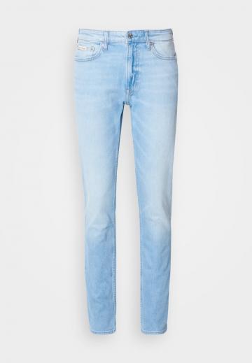 Узкие джинсы